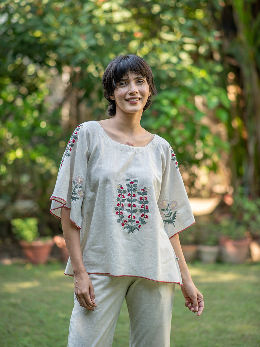 Embroidered Flary Top : Cream